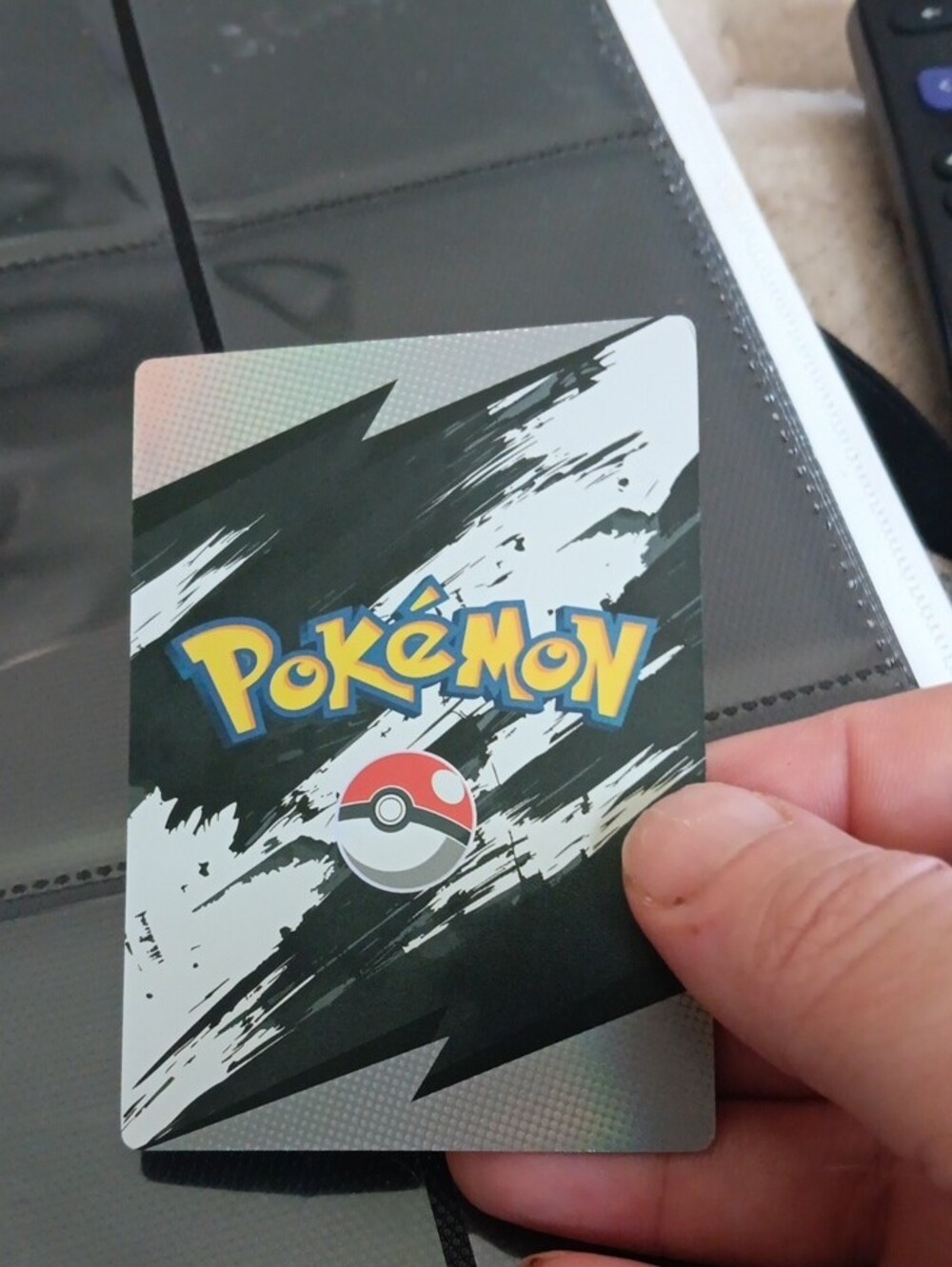 Pokémon Gold and Orange Dragon Card Sleeve - Dragonite Artwork - Picture 2 of 2
